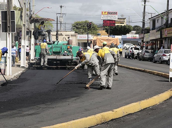 Governador inspeciona obras em União dos Palmares e Satuba