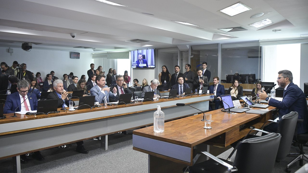 Pedido de vista adia votação da Política de Minerais Críticos