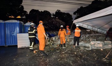 Desabamento de Galpao em Jaraguá