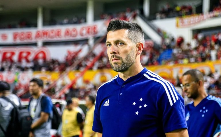 STJD nega recurso do Cruzeiro e mantém suspensão de dois jogos a Paulo Pezzolano