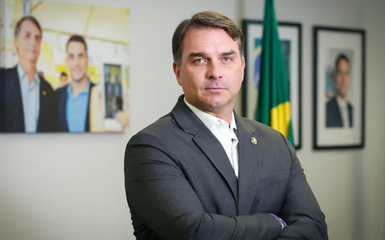 Flávio Bolsonaro diz que pode disputar eleição para Prefeitura do Rio em 2024