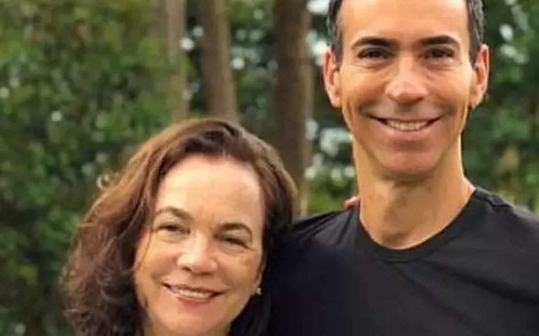 Cesar Tralli lembra de morte da mãe em acidente aéreo: 'Um ano de pura saudade'