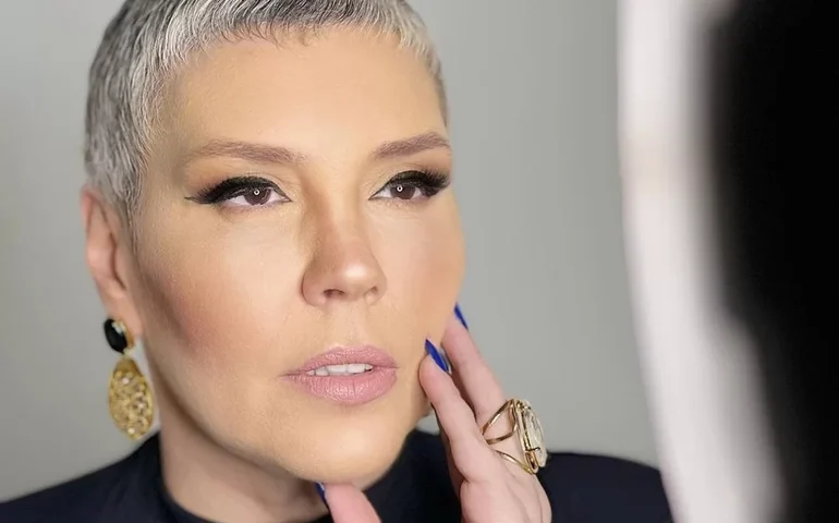 Simony celebra 'aniversário diferente' durante tratamento de câncer: 'Renascimento'