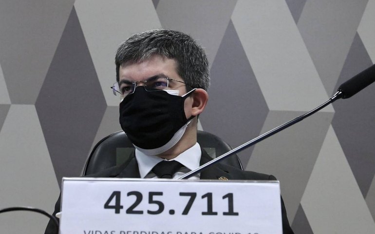 Randolfe aponta carta em que Amilton atualiza oferta de vacina por US$ 11 a dose