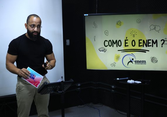 “Foca o Enem”: lives marcam início do programa de preparação para o exame nacional