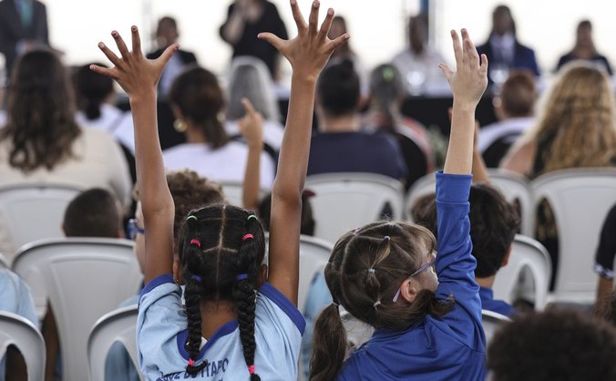 Sono, boa alimentação e brincar ao ar livre são fundamentais