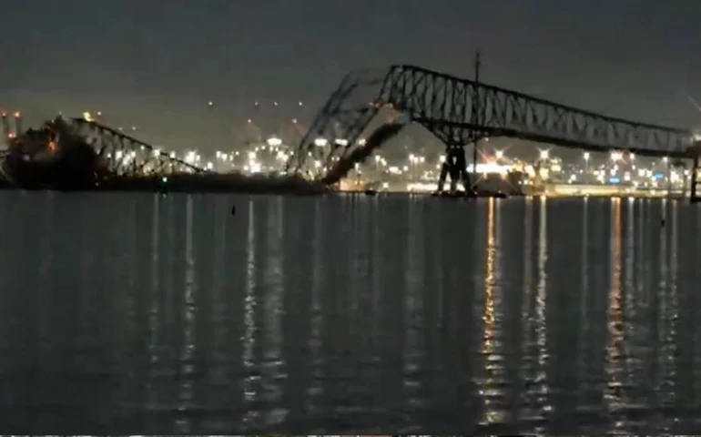 Megaoperação vai retirar hoje navio que bateu em ponte de Baltimore, nos EUA, após dois meses de bloqueio marítimo