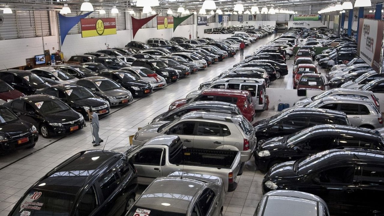 Vendas de veículos novos sobem 9,1% em abril contra abril de 2022, revela Fenabrave