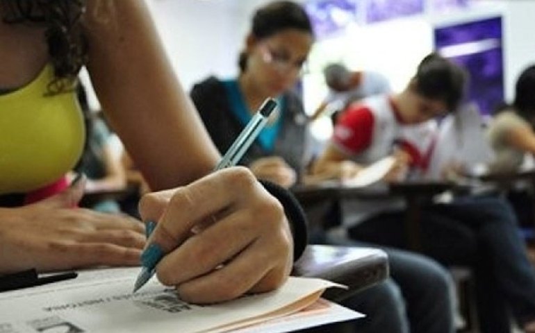 MEC define limite para exames presenciais em cursos a distância