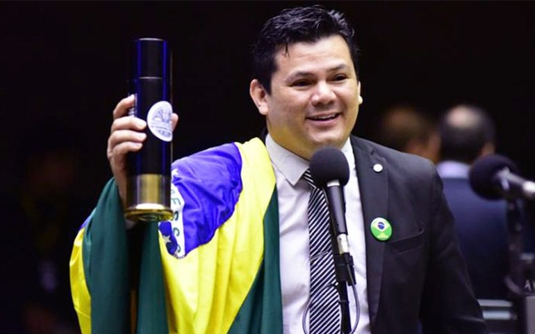 STF torna Gilvan da Federal réu por ofensas a comandante do Exército