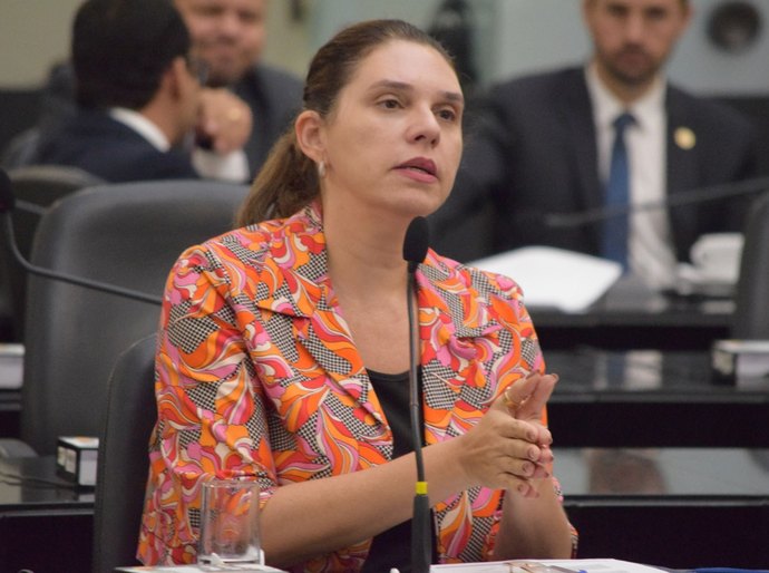 Em Maceió, evento discute participação feminina na política e apresenta dados de pesquisa nacional sobre o tema