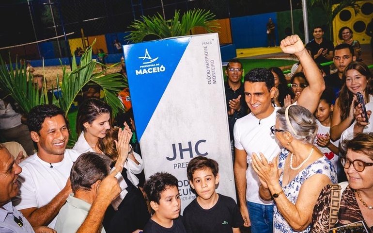 JHC entrega praça no José Tenório e amplia espaços de convivência social em Maceió