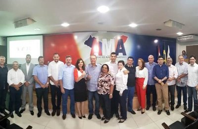 Senador Renan entrega novos kits para conselhos tutelares de seis municípios alagoanos 