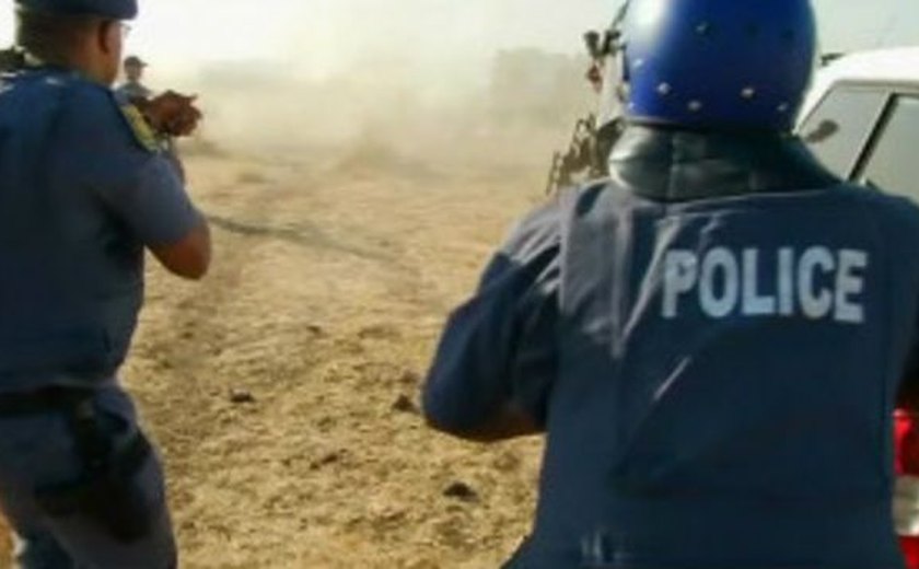 Homem é preso após confessar ter causado incêndio que matou 77 pessoas em Joanesburgo