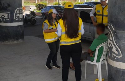 Ronda no Bairro auxilia dependente químico e o encaminha para tratamento