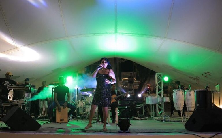 Réveillon Arapiraca: primeiro dia de festa reúne famílias no Mercado do Artesanato