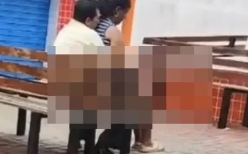 Casal filmado em ato sexual na praça pública de Palmeira dos Índios é paciente do CAPS