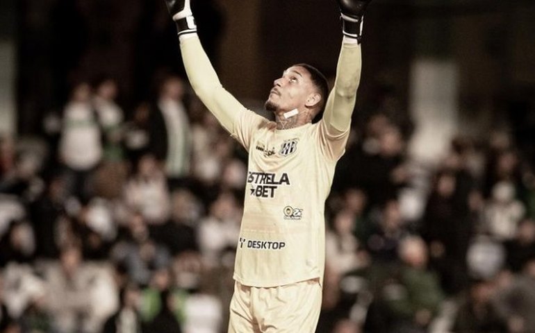 Goleiro da Ponte Preta pega quatro jogos de suspensão em julgamento do STJD