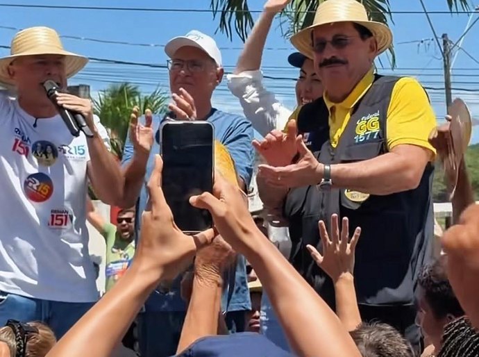 GG e Gabi demonstram força em Rio Largo durante manifesto político com Renan Filho e Renan Calheiros