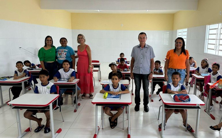 Volta às aulas de Anadia é marcada por aulas inaugurais da Creche CRIA e nova escola municipal