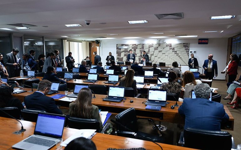 Prioridade de verba federal para creches inacabadas vai à Câmara