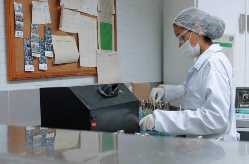 Análise da água: conheça o trabalho por trás da balneabilidade feita pelo IMA/AL