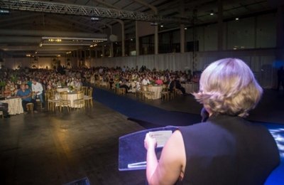 Destaques da rede estadual no Ideb 2017 são homenageadas pelo Governo