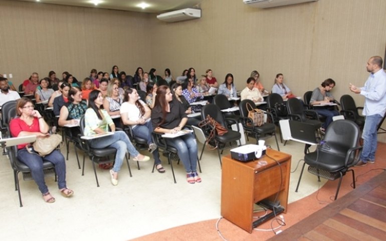 Secretaria da Educação promove debate sobre déficit de atenção com escolas privadas