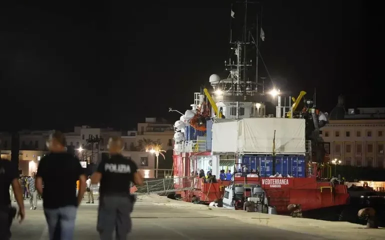 Itália apreende navio de ONG que resgata migrantes