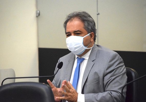 Silvio Camelo apresenta requerimento solicitando manutenção da autonomia do Porto de Maceió