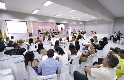 Prefeita Tia Júlia participa do evento Percursos Formativos da “Política Alagoas Lilás”