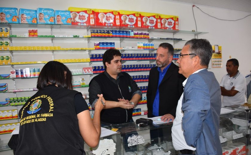Em operação, Promotoria do Consumidor e outros órgãos de fiscalização interditam farmácias irregulares