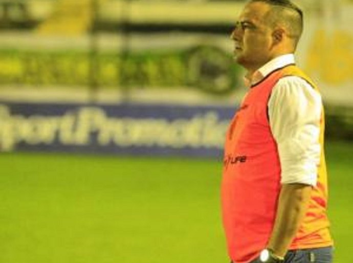 Foiani exalta os jovens da base, prega respeito ao River