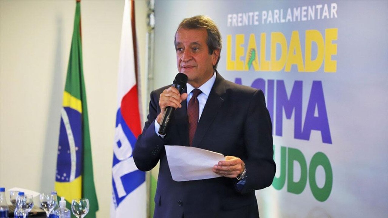 Valdemar nega participação em esquema de desvio de emendas e Flávio Bolsonaro critica atuação da PF: 'Seletiva'