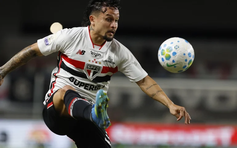 São Paulo perde para o Remo com gol nos acréscimos e exibe futebol apático em Belém