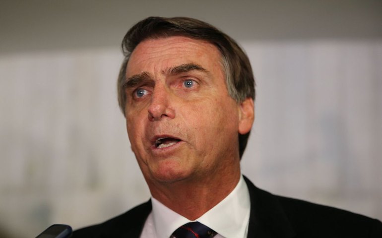 Bolsonaro diz que decisão de reabrir escolas é de governadores e prefeitos