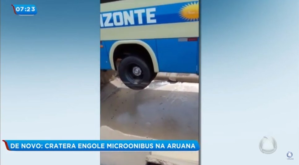 CRATERA ENGOLE ÔNIBUS
