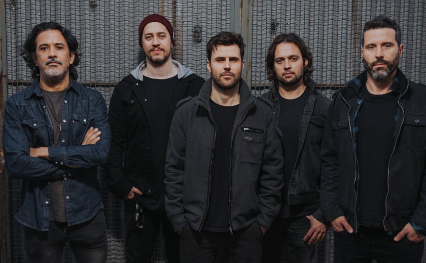 Banda Ego Kill Talent chega à TV aberta com a música &#8220;Heroes, Kings and Gods&#8221; na abertura da série Ilha de Ferro, da Globo
