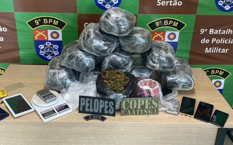 Em uma semana, PM retira das ruas quase 19 quilos de drogas e 12 armas de fogo