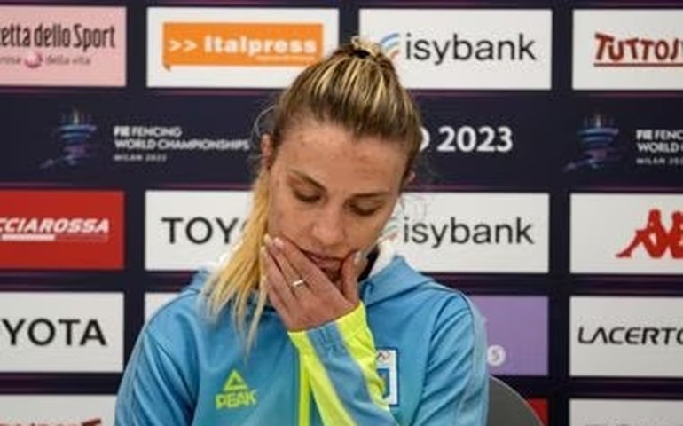 Ucraniana que recusou cumprimentar adversária russa tem vaga garantida nos Jogos de Paris