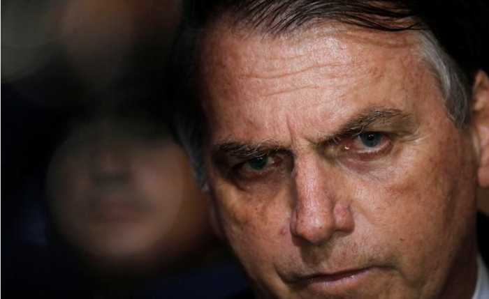 Bolsonaro compartilha texto anônimo que classifica país como "ingovernável fora de conchavos"