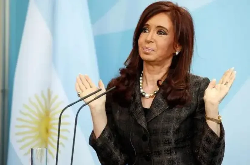 Justiça da Argentina concede prisão domiciliar para Cristina Kirchner