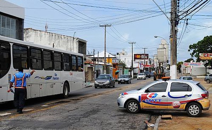 SMTT libera parcialmente tráfego na Avenida Comendador Leão