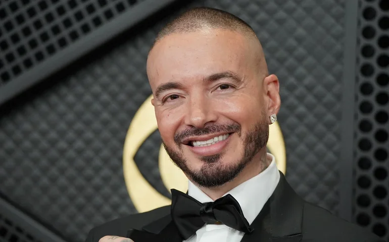 J Balvin regravou 'Jump', do Van Halen, como hino da Coca-Cola para a Copa do Mundo. Ele diz que foi 'um quebra-cabeça'