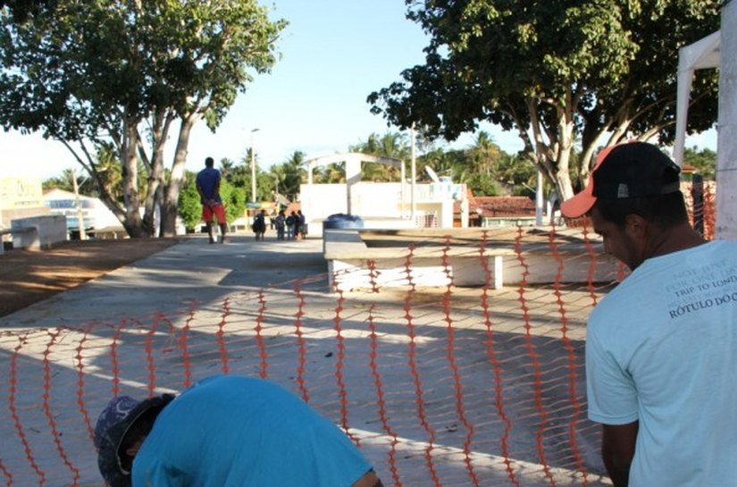 Moradores de Canafístula recebem mais de 30 obras