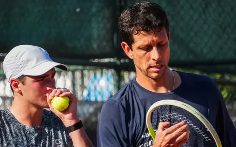 João Fonseca e Marcelo Melo vencem alemães e estão na final de duplas do Rio Open