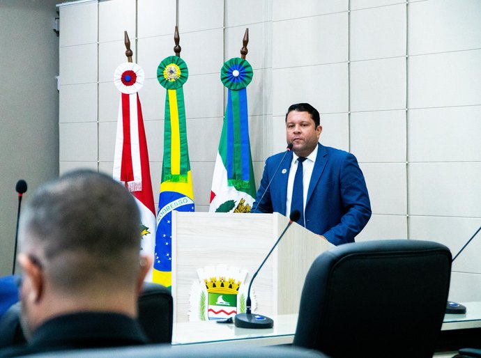 Allan Pierre cobra Secretaria municipal por não convidar vereadores para participar de audiência