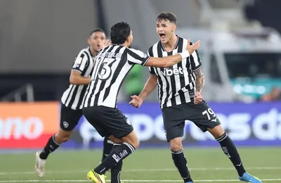 Com gol no último lance, Botafogo bate Santos na volta do Brasileirão