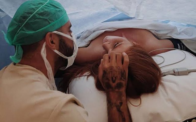 Cintia Dicker revela condição de saúde que acometeu filha com Pedro Scooby