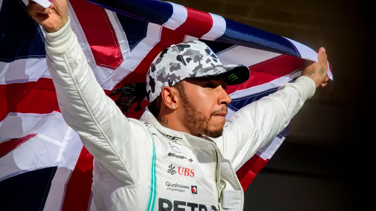 Hamilton reclama de carro imprevisível após sair no Q2 de Abu Dabi; Sainz alfineta Ferrari